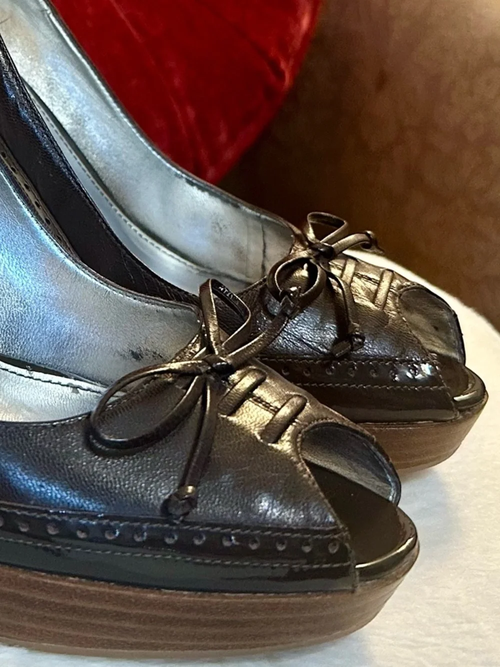 Marc Fisher Brown Leather Peep Toe Platform Heels Size 8 Classic Work Pumps - Picture 2 of 16